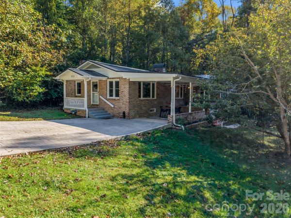 913 Dorothy Street , Hendersonville, NC 28791