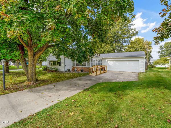 150 W Strong Street , Wayne, OH 43466