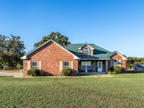 473339 E 660 Road , Watts, OK 74964