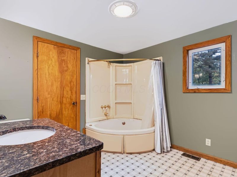 5465 Cincinnati Zanesville Road NE, Lancaster, OH 43130 Photo 18