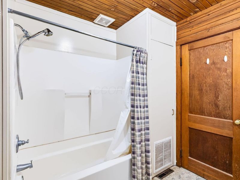 5465 Cincinnati Zanesville Road NE, Lancaster, OH 43130 Photo 26