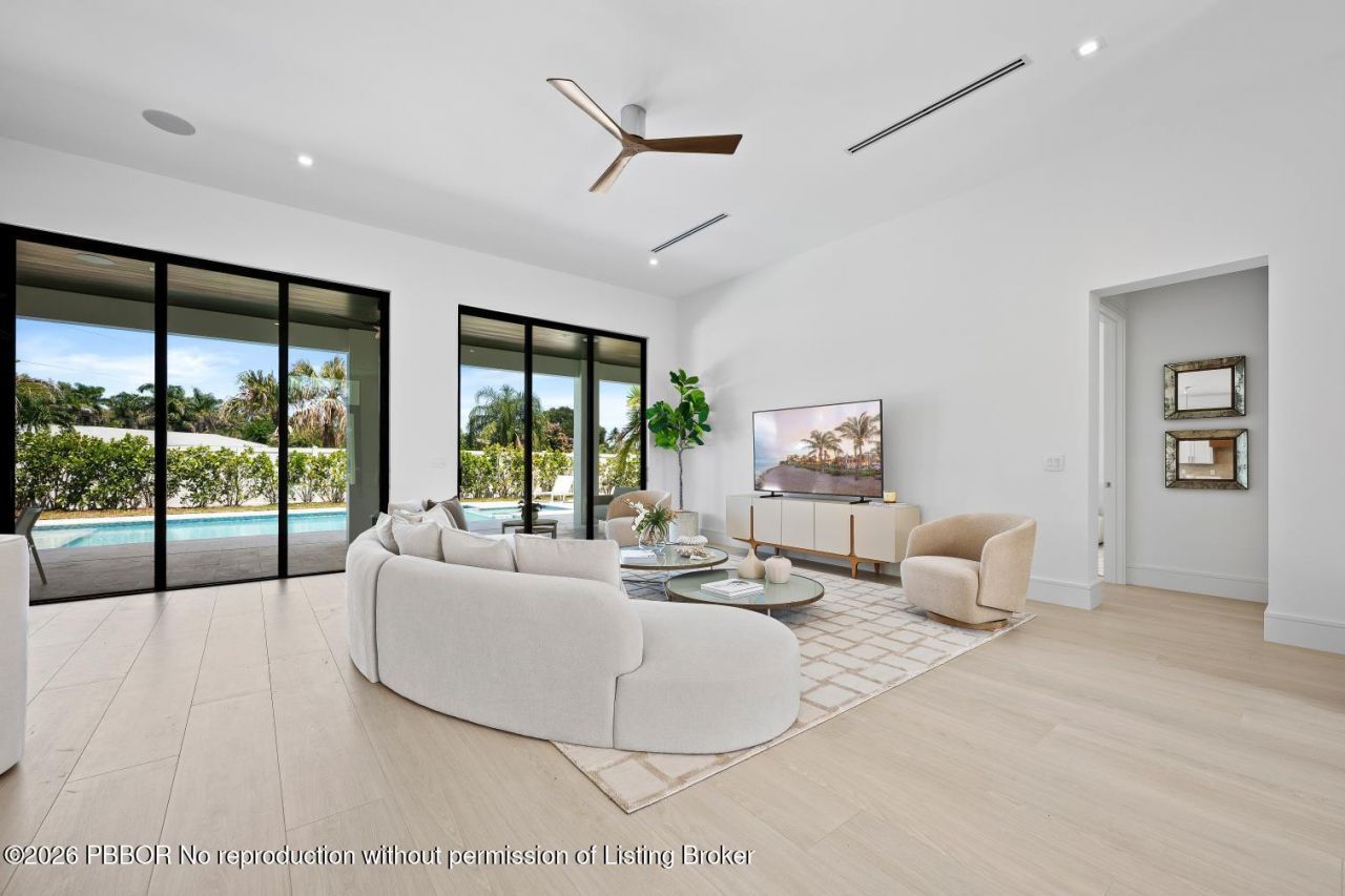 325 W Riverside Drive, Jupiter, FL 33469 Photo