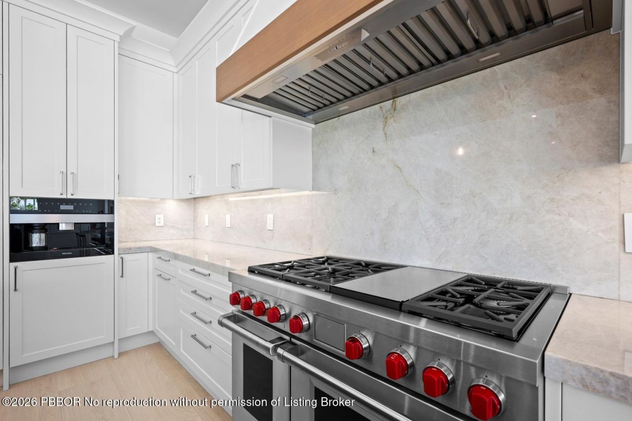 325 W Riverside Drive, Jupiter, FL 33469 Photo