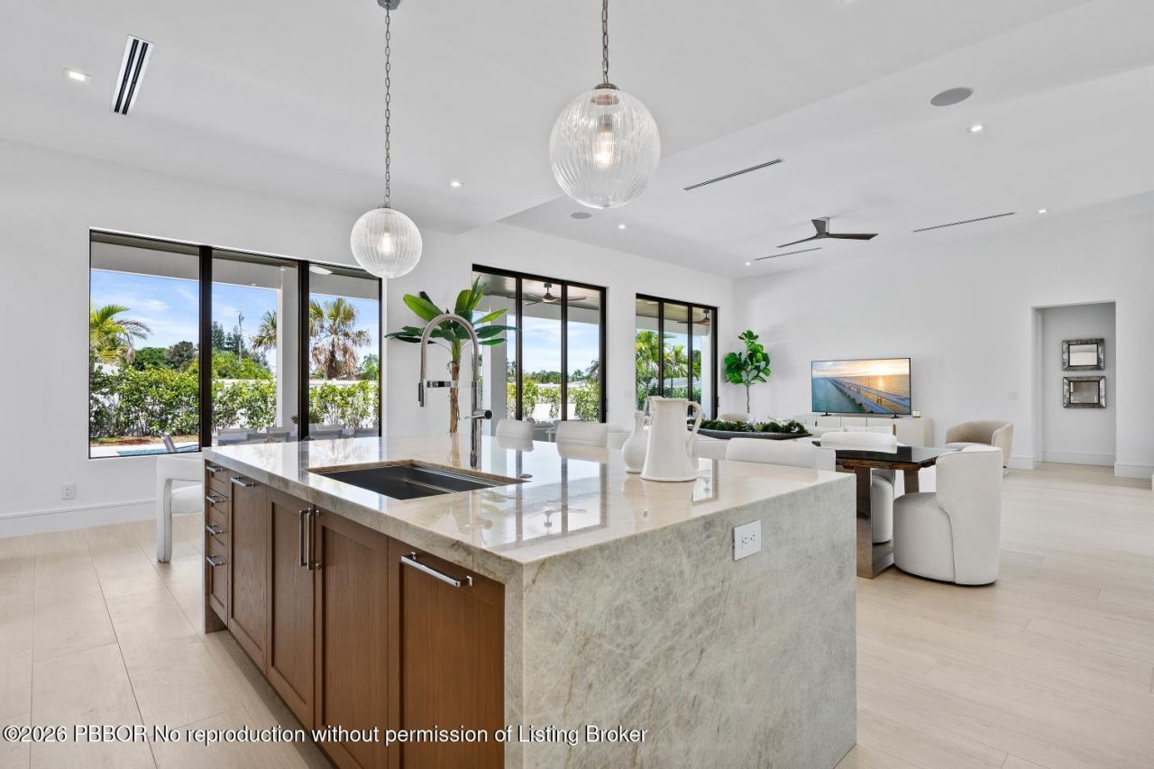 325 W Riverside Drive, Jupiter, FL 33469 Photo
