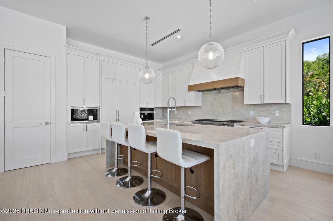 325 W Riverside Drive, Jupiter, FL 33469 Photo