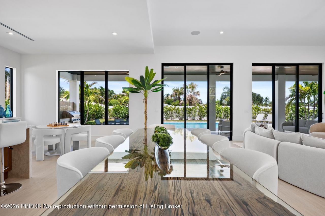 325 W Riverside Drive, Jupiter, FL 33469 Photo