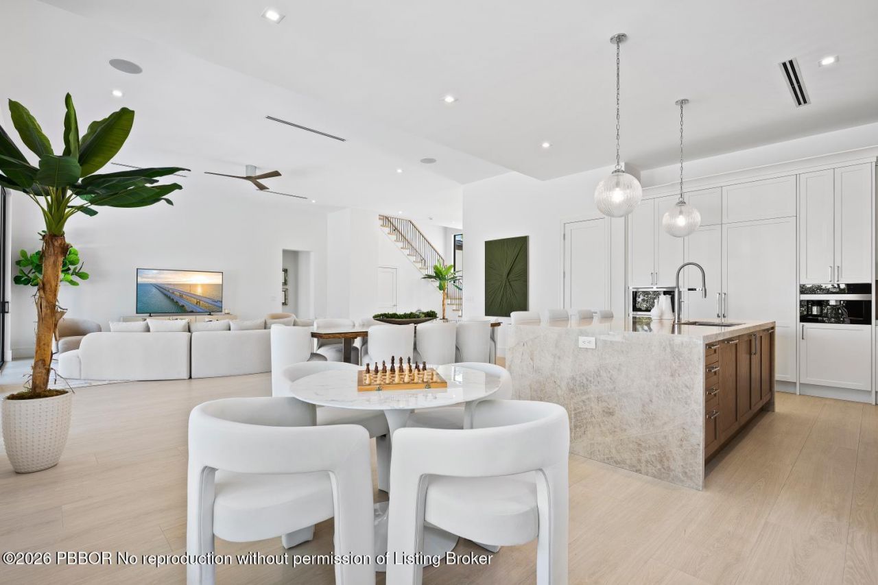 325 W Riverside Drive, Jupiter, FL 33469 Photo