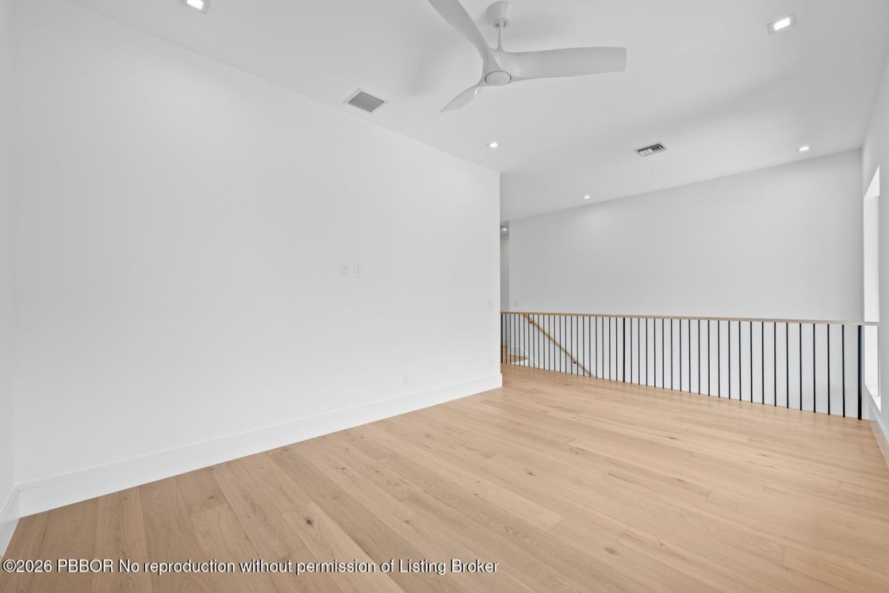 325 W Riverside Drive, Jupiter, FL 33469 Photo