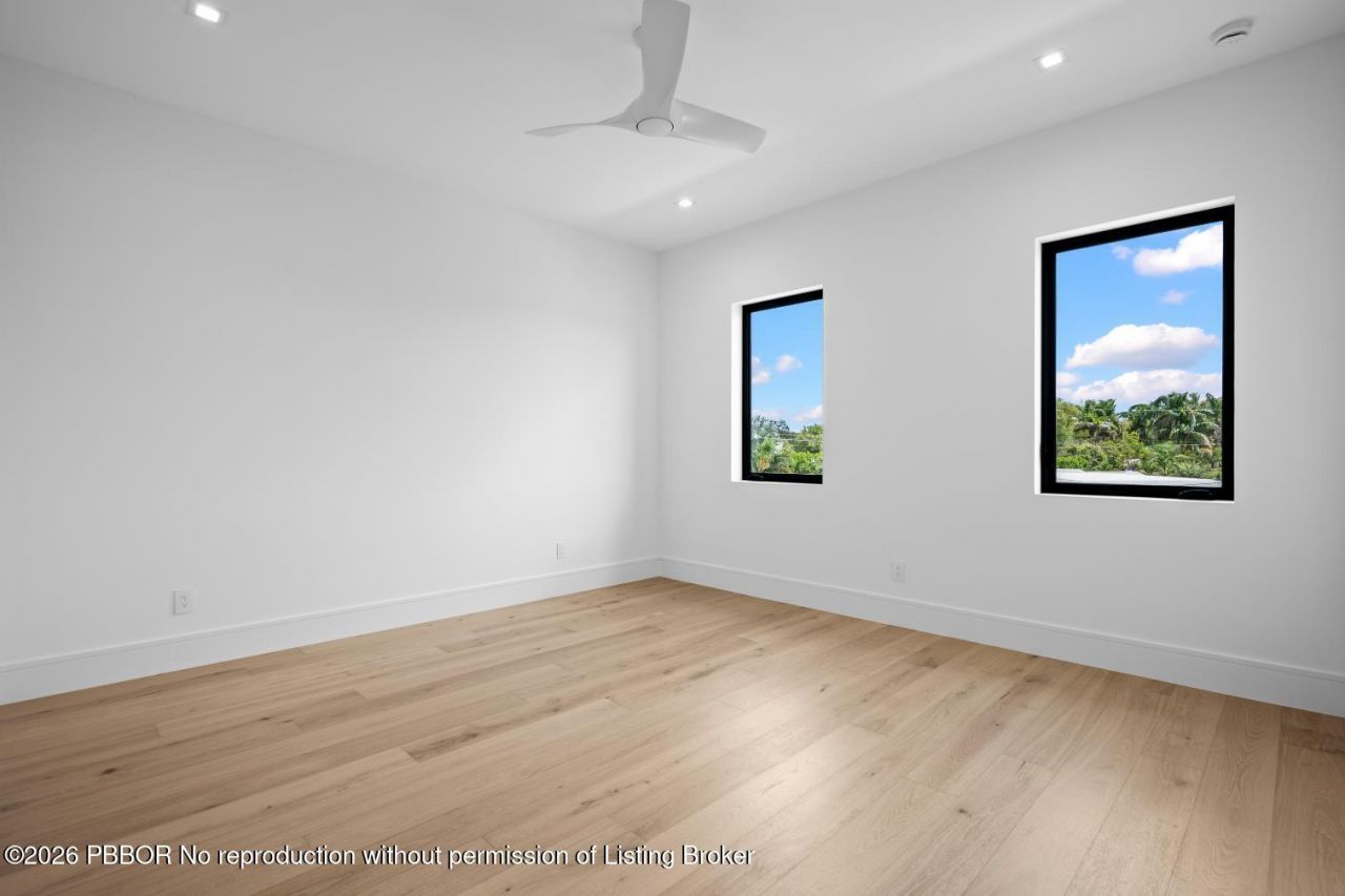 325 W Riverside Drive, Jupiter, FL 33469 Photo