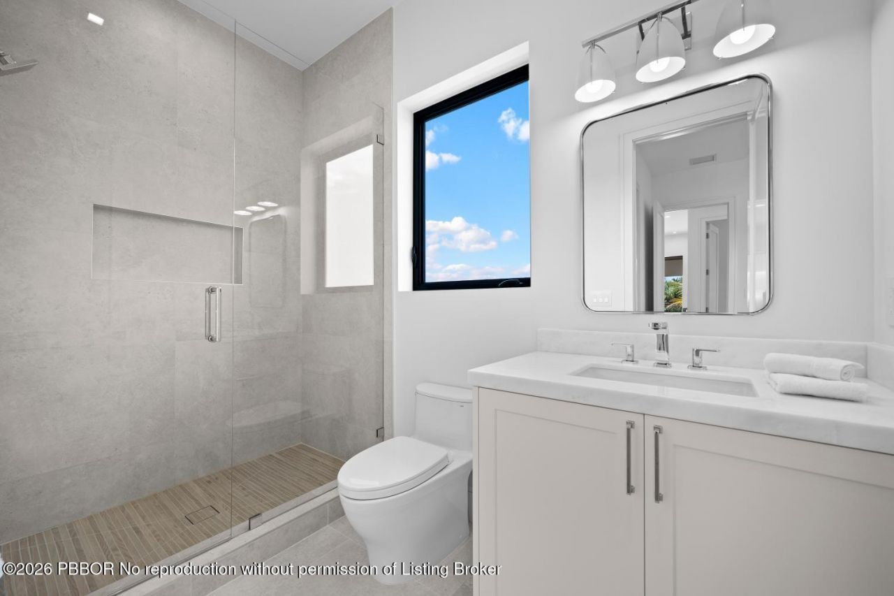 325 W Riverside Drive, Jupiter, FL 33469 Photo