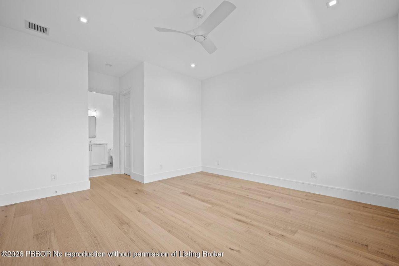 325 W Riverside Drive, Jupiter, FL 33469 Photo