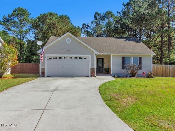 207 Demetrius Court, Hubert, NC 28539