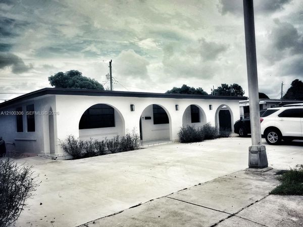 351 W 36th St , Hialeah, FL 33012