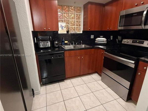 650 Palm Ave , Unit 2-A3, Hialeah, FL 33010