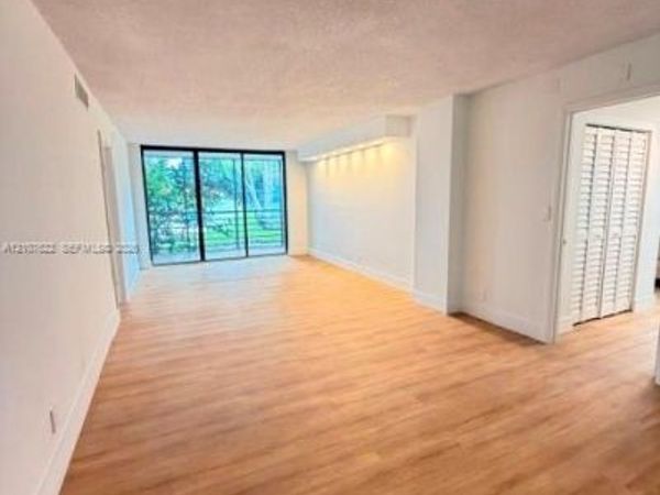 20400 W Country Club Dr , Unit 112, Aventura, FL 33180