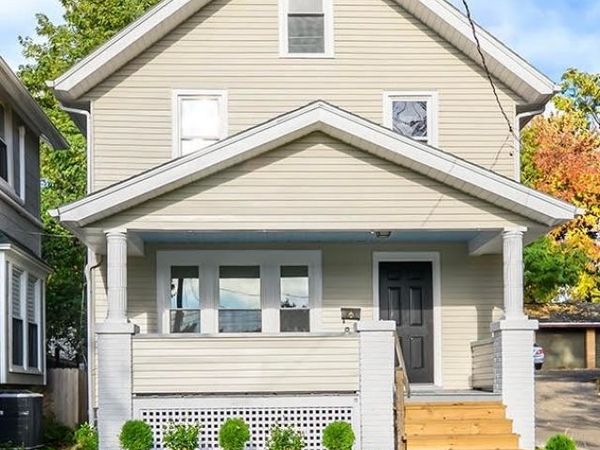 1724 2nd Street , Cuyahoga Falls, OH 44221