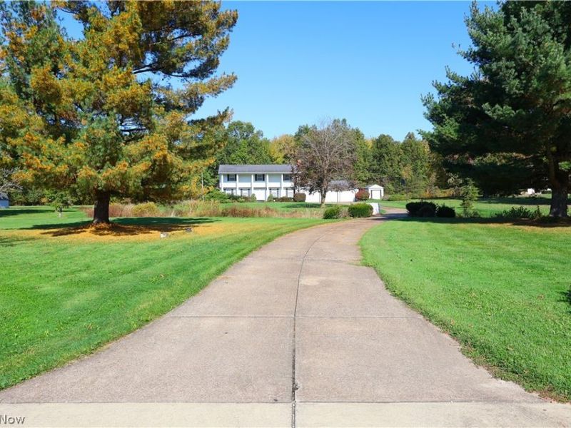 108 Country Place, Grafton, OH 44044 Photo 2