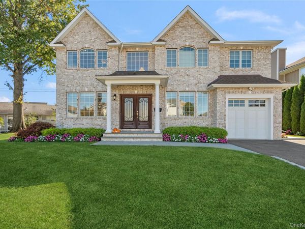 55 Belmont Circle , Syosset, NY 11791