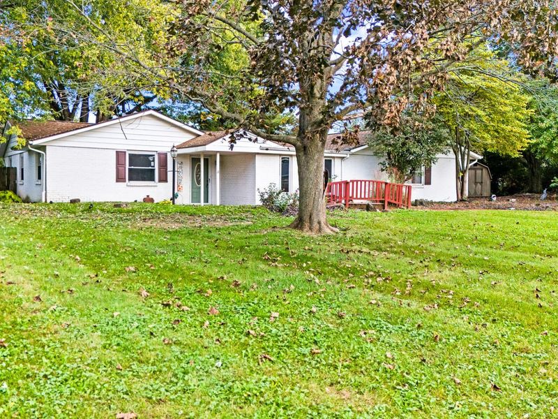 5625 Bradley Drive, Tipp City, OH 45371 Photo 4