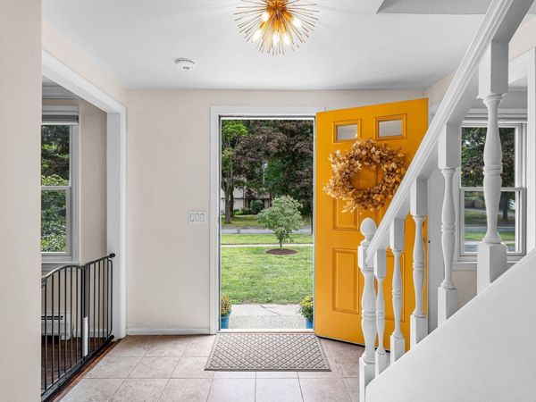 908 Frank Smith Rd, Longmeadow, MA 01106