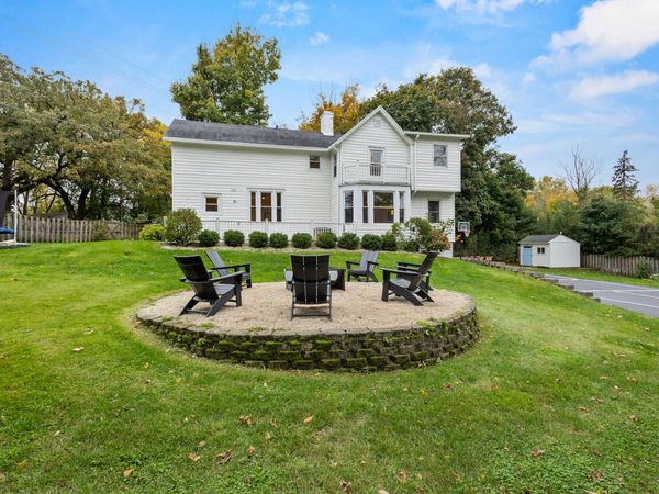 W2851 Swinghurst Ln, Linn, WI 53147