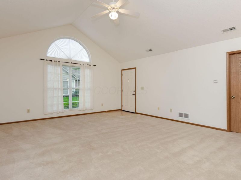 1281 Amberlea Drive W, Unit 7, Columbus, OH 43230 Photo 10