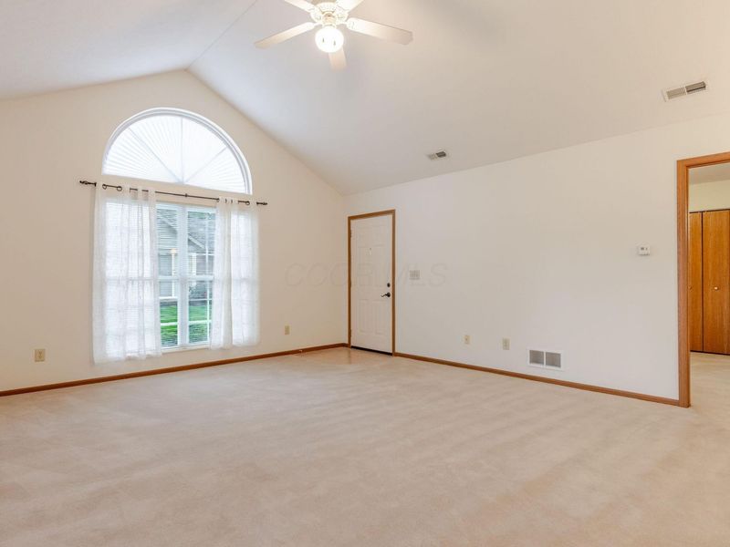 1281 Amberlea Drive W, Unit 7, Columbus, OH 43230 Photo 11