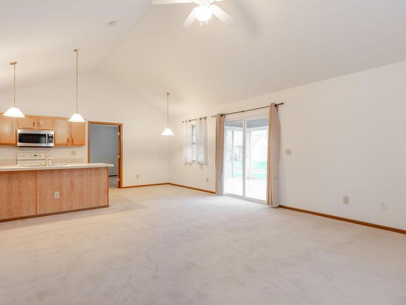 1281 Amberlea Drive W, Unit 7, Columbus, OH 43230 Photo 12