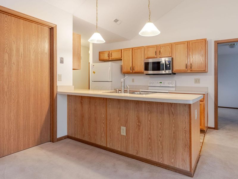 1281 Amberlea Drive W, Unit 7, Columbus, OH 43230 Photo 15