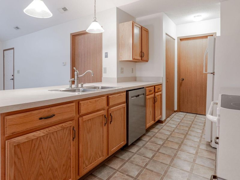 1281 Amberlea Drive W, Unit 7, Columbus, OH 43230 Photo 16