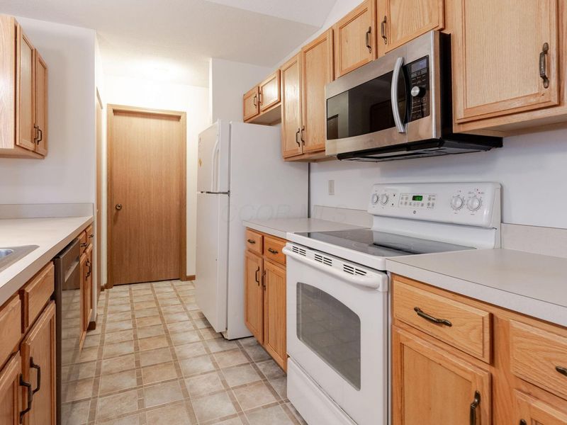 1281 Amberlea Drive W, Unit 7, Columbus, OH 43230 Photo 17