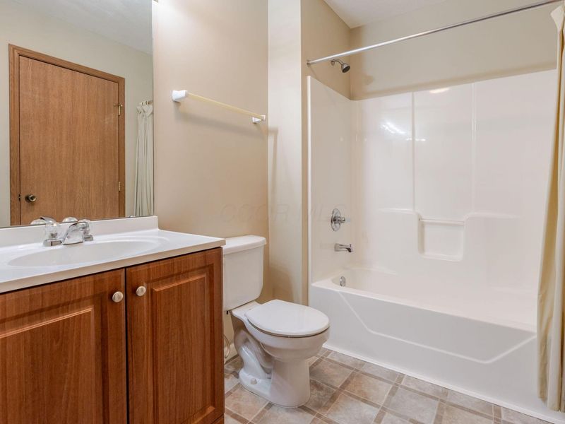 1281 Amberlea Drive W, Unit 7, Columbus, OH 43230 Photo 23