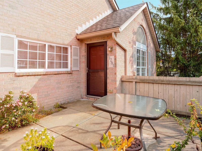 1281 Amberlea Drive W, Unit 7, Columbus, OH 43230 Photo 4