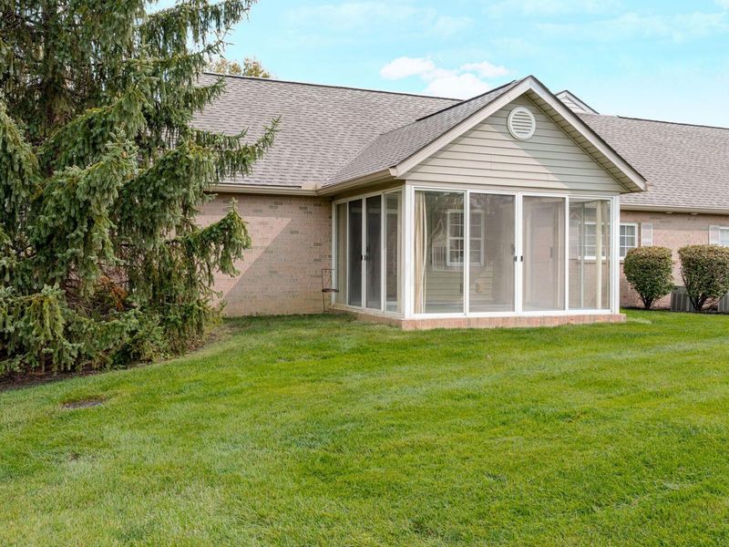 1281 Amberlea Drive W, Unit 7, Columbus, OH 43230 Photo 6