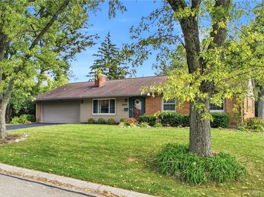 130 S Johanna Drive, Centerville, OH 45458