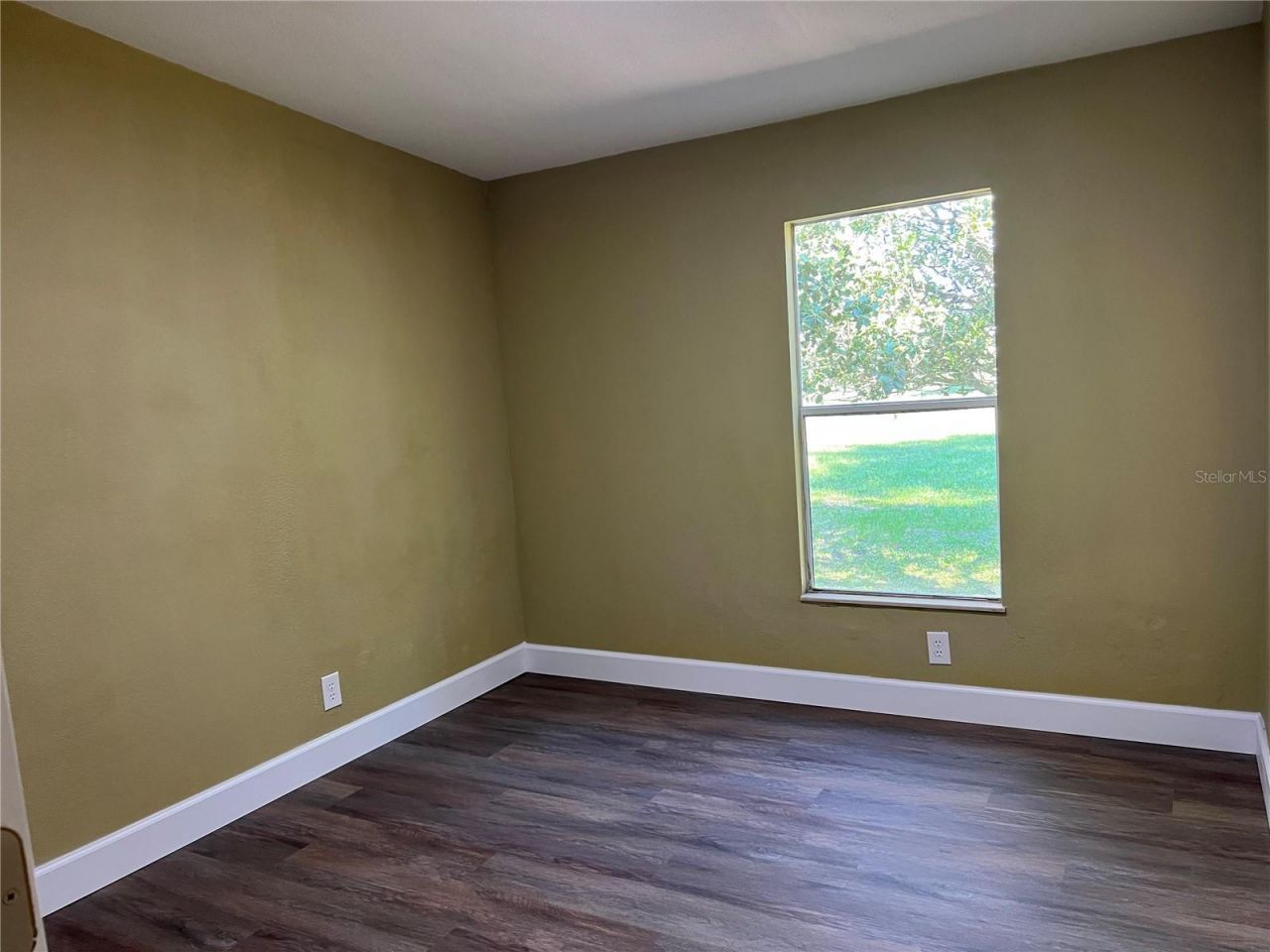 45518 Oak Street, Paisley, FL 32767 Photo