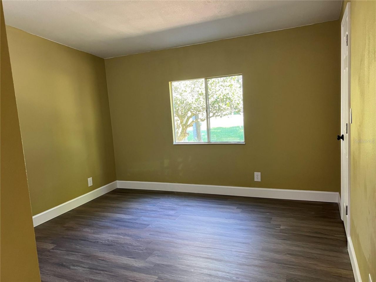 45518 Oak Street, Paisley, FL 32767 Photo