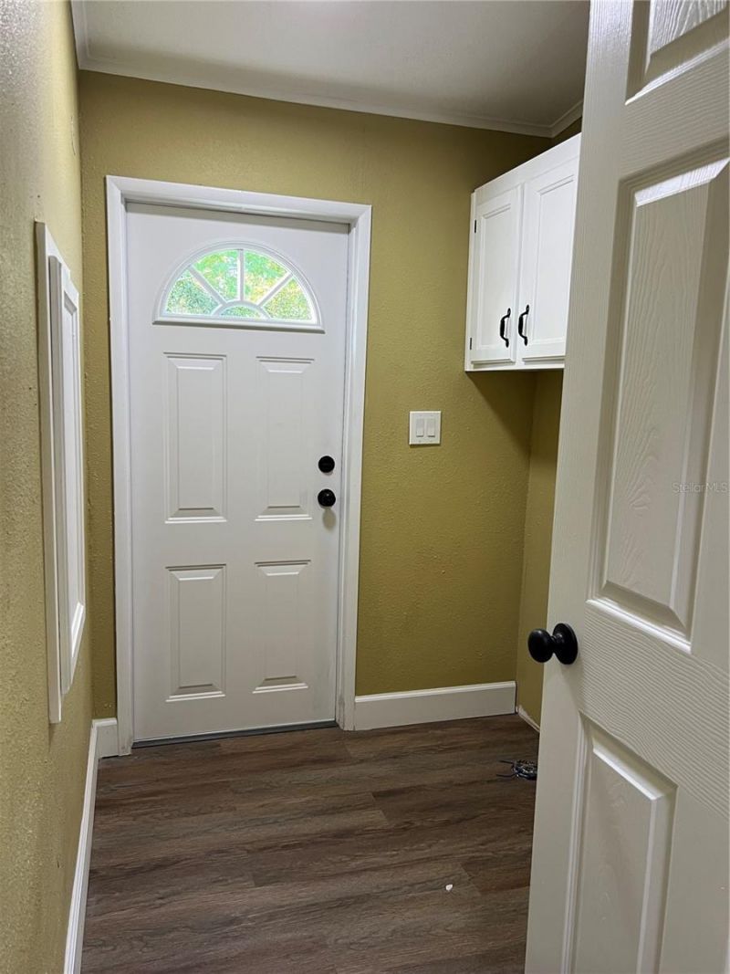 45518 Oak Street, Paisley, FL 32767 Photo