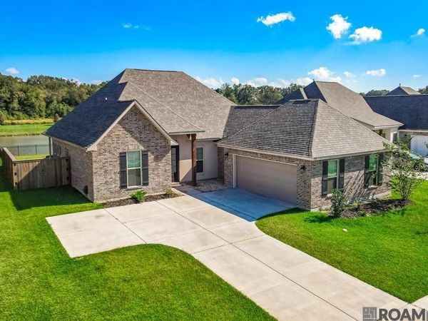 7219 Panama Canal Dr, Gonzales, LA 70737