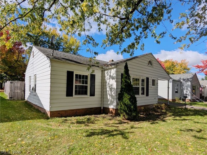 1210 Orchard Heights Drive, Mayfield Heights, OH 44124 Photo 3
