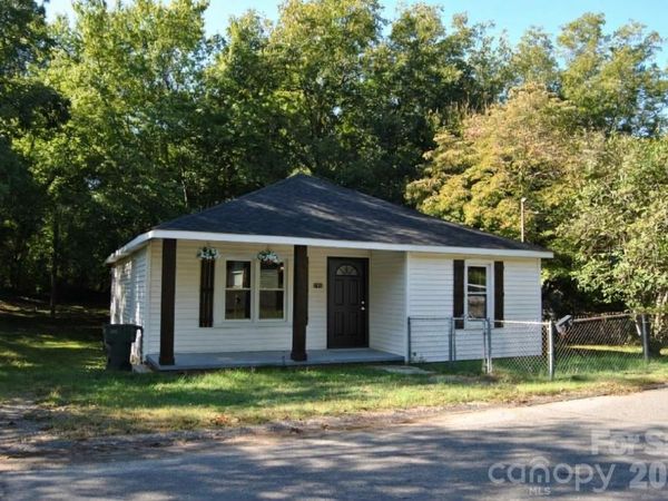 2431 Milton Avenue , Gastonia, NC 28052