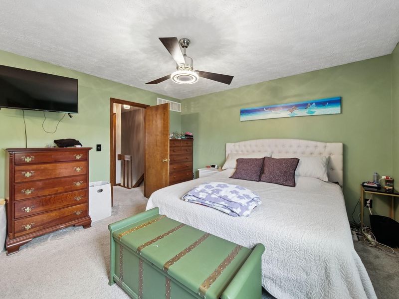 1960 Drury Lane , Columbus, OH 43235 Photo 17
