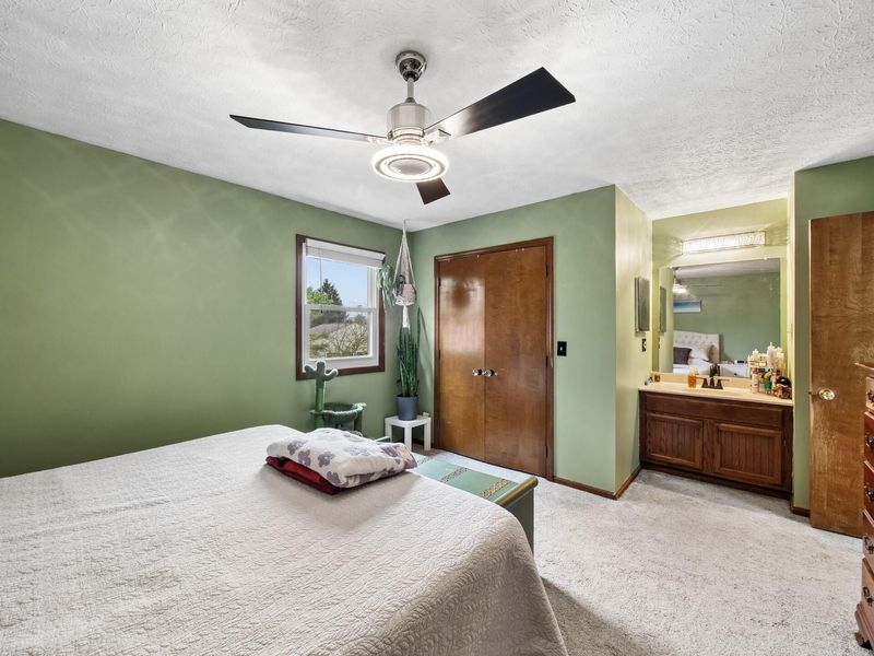 1960 Drury Lane , Columbus, OH 43235 Photo 18