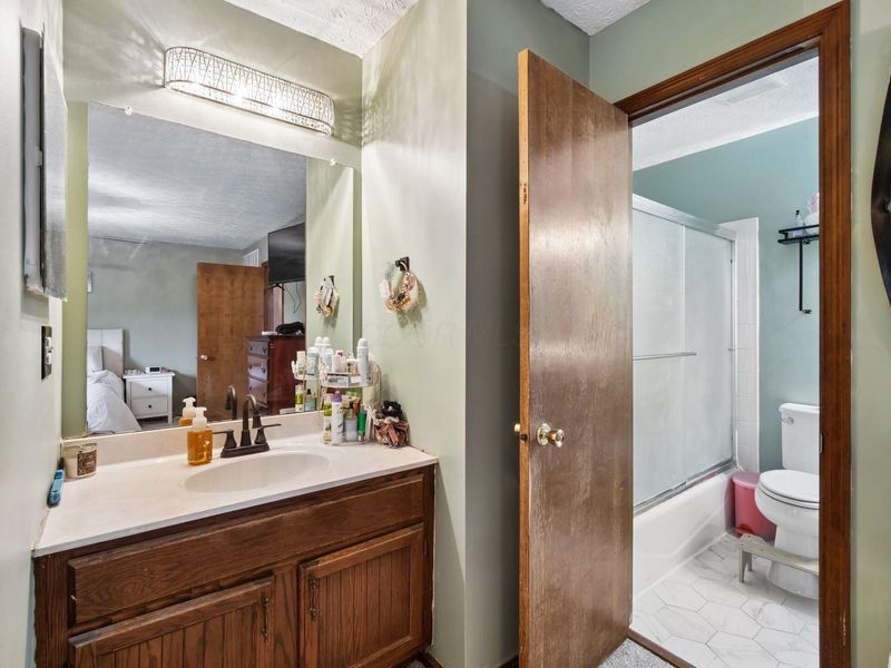 1960 Drury Lane , Columbus, OH 43235 Photo 19