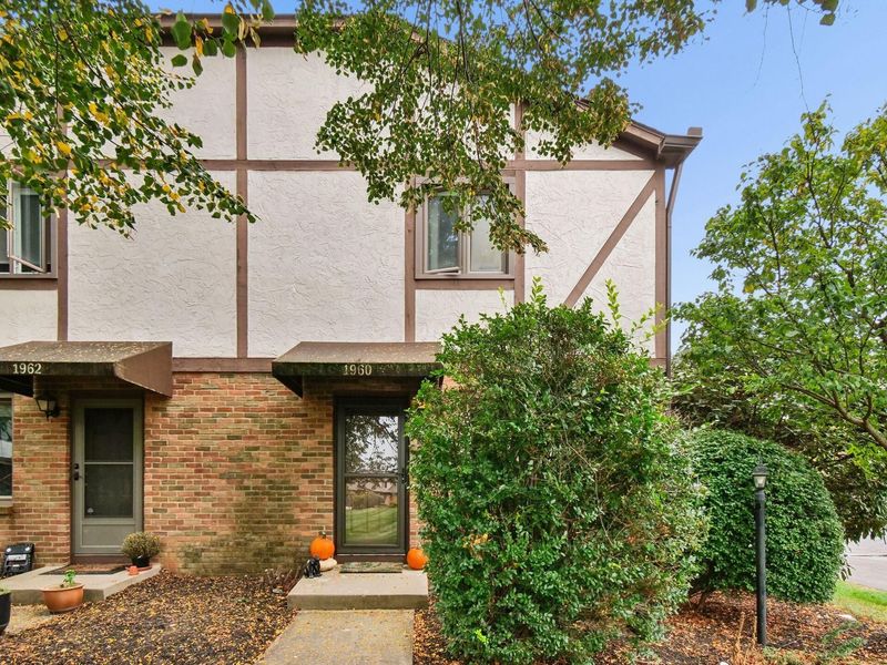1960 Drury Lane , Columbus, OH 43235 Photo 5