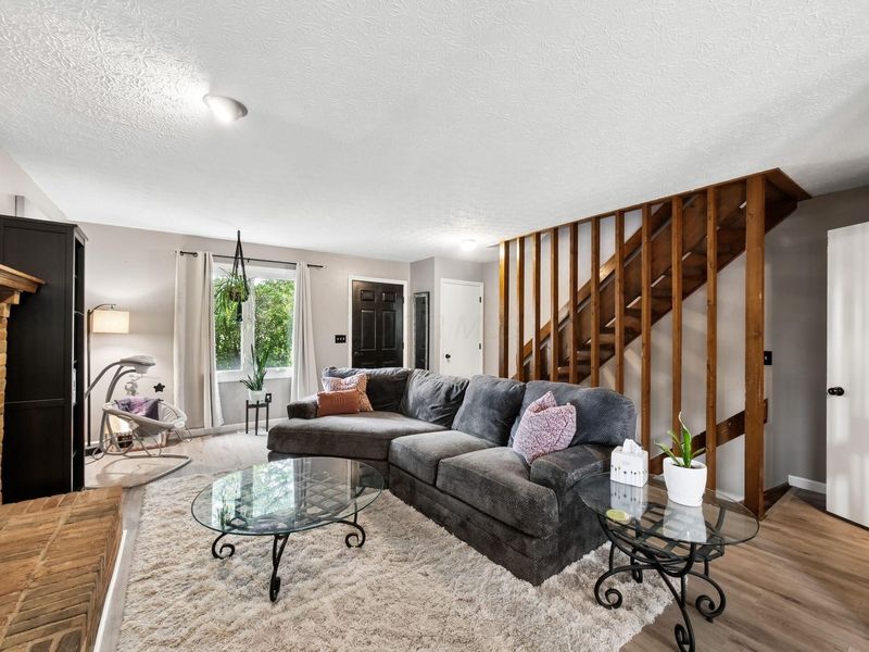 1960 Drury Lane , Columbus, OH 43235 Photo 6