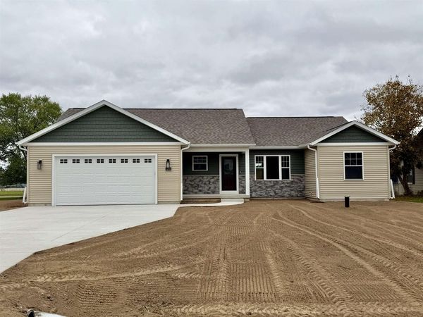 690 OAK STREET, Scandinavia, WI 54977