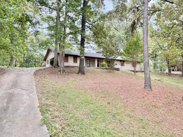 315 Dogwood Boulevard, Columbus, MS 39705
