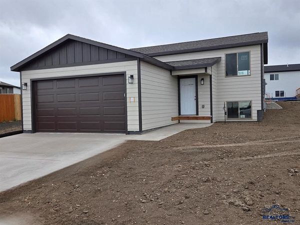 5625 COAL BANK DR, Rapid City, SD 57701
