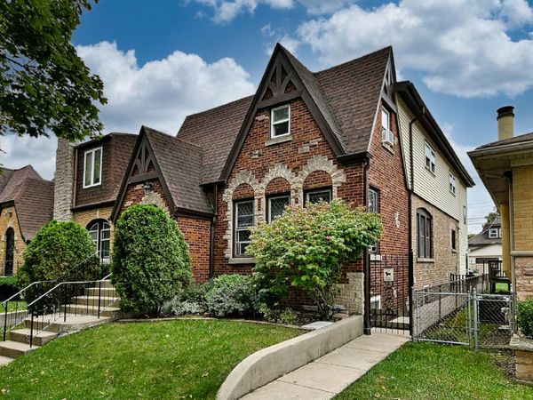 5856 N Mobile Avenue , Chicago, IL 60646